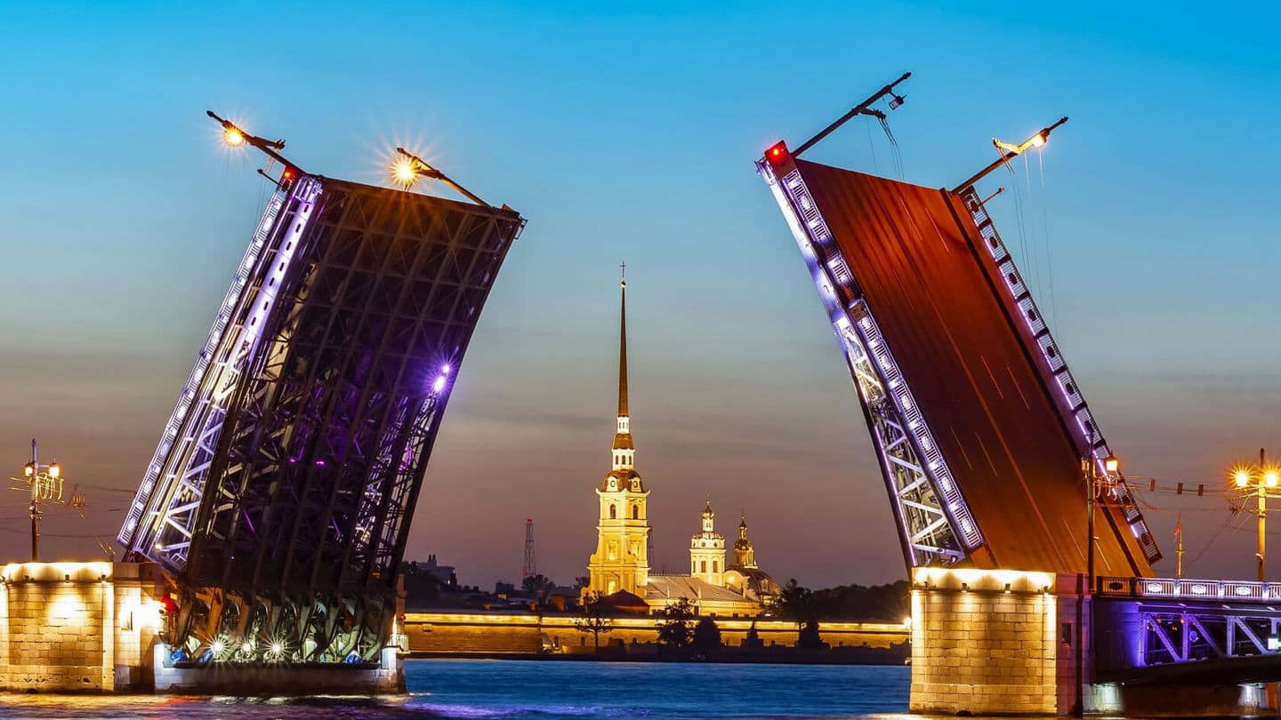 Петербург для школьных групп: маршруты на 2–4 часа, бюджет и документы