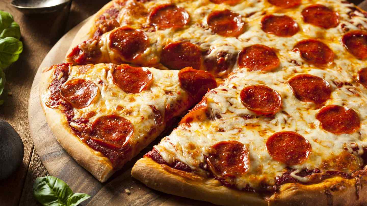 Накрываем стол для посиделок с друзьями