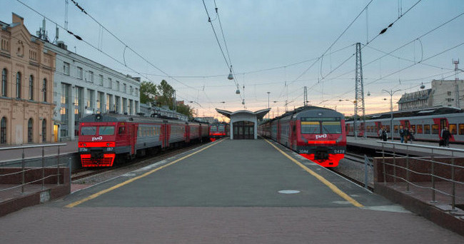 В Петербурге отменили более сотни электричек