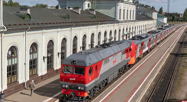 Поезда между Петербургом и Кировом