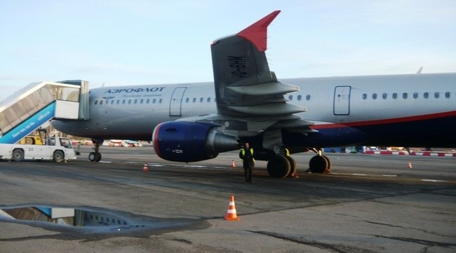 Цены на полеты из Москвы в Петербург снижены на 50 процентов